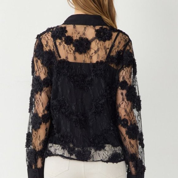 Chandler Floral Lace Button Up - Picture 6 of 9